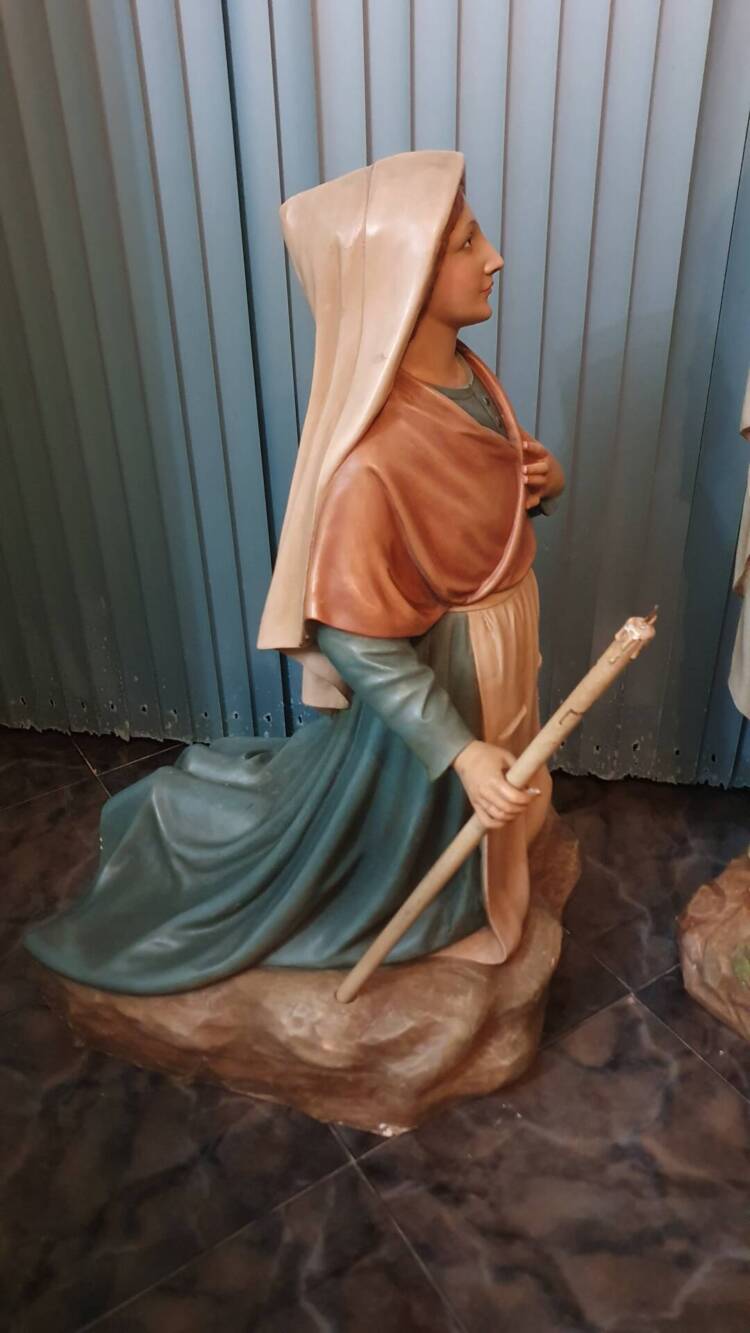 Grupo Escultorico Virgen de Lourdes y Santa Bernardett - Imagen 3