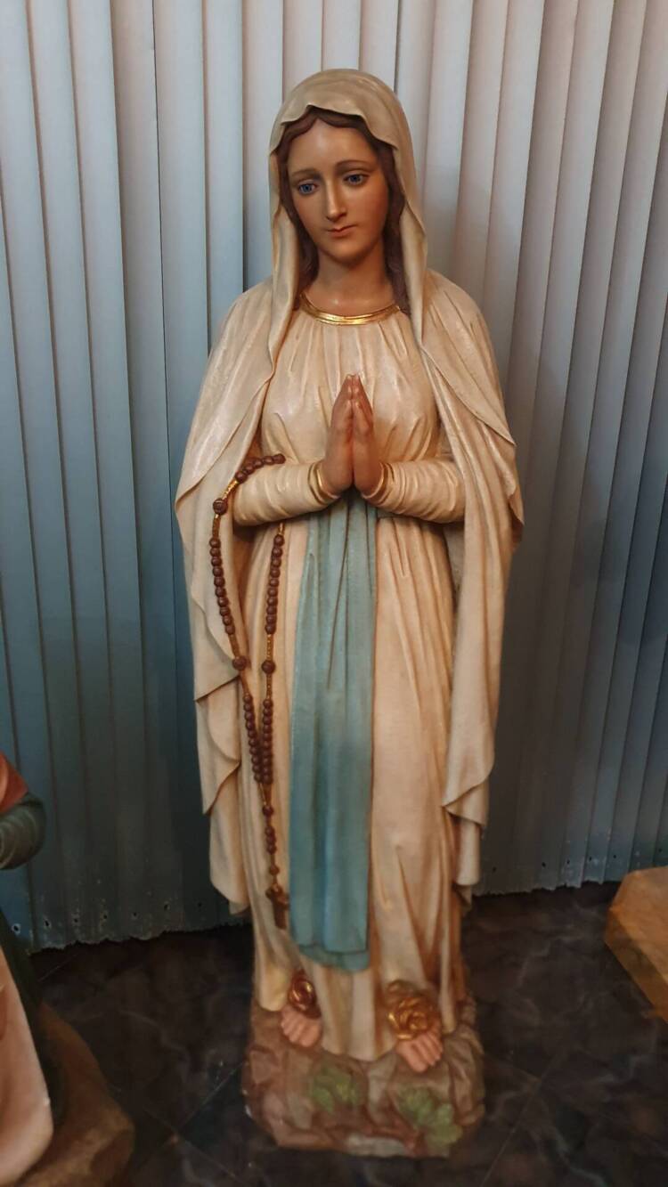 Grupo Escultorico Virgen de Lourdes y Santa Bernardett - Imagen 4