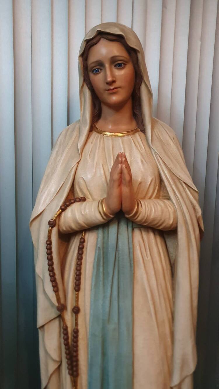 Grupo Escultorico Virgen de Lourdes y Santa Bernardett - Imagen 7